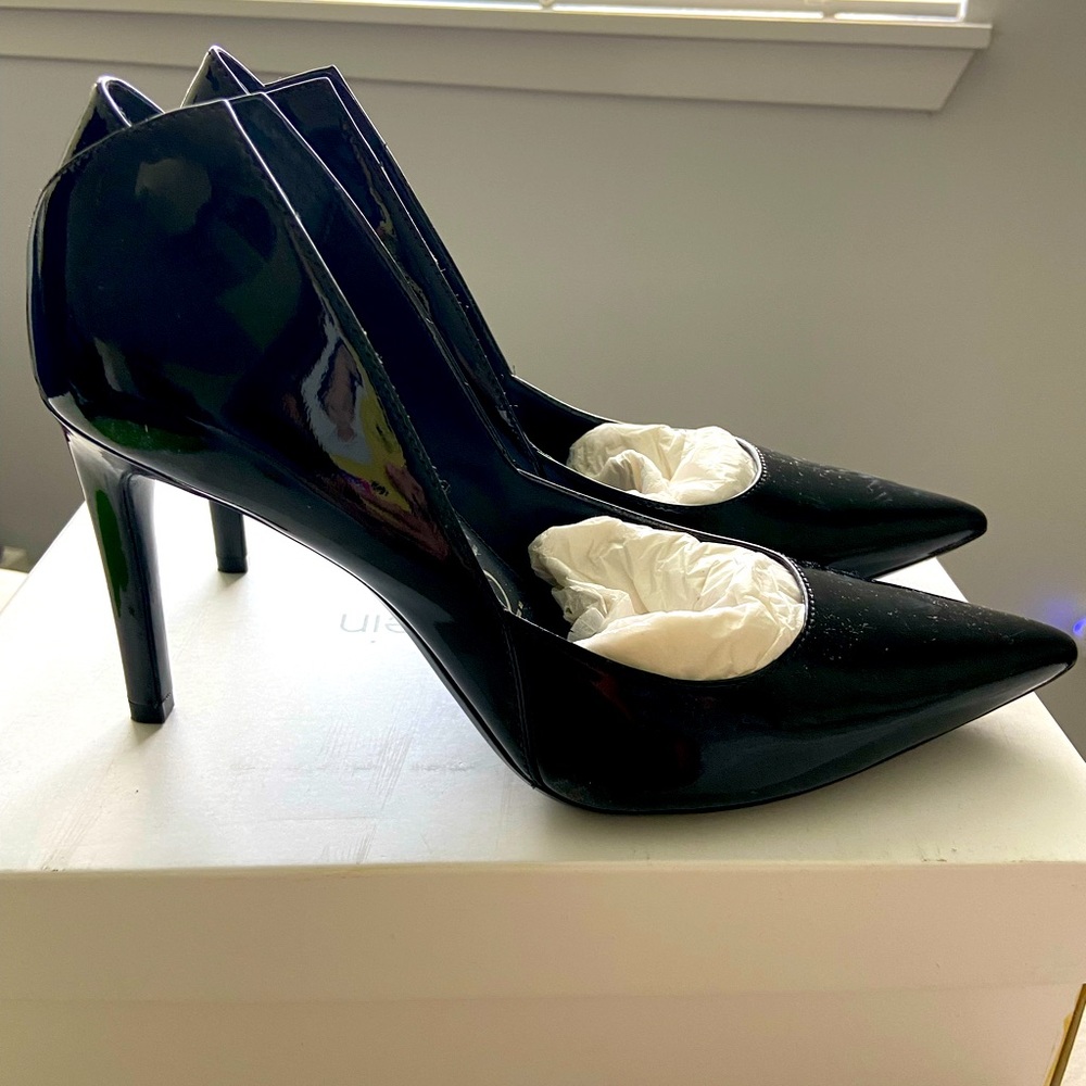 SEXY! Black Patent Leather Pumps!!! CALVIN KLEIN